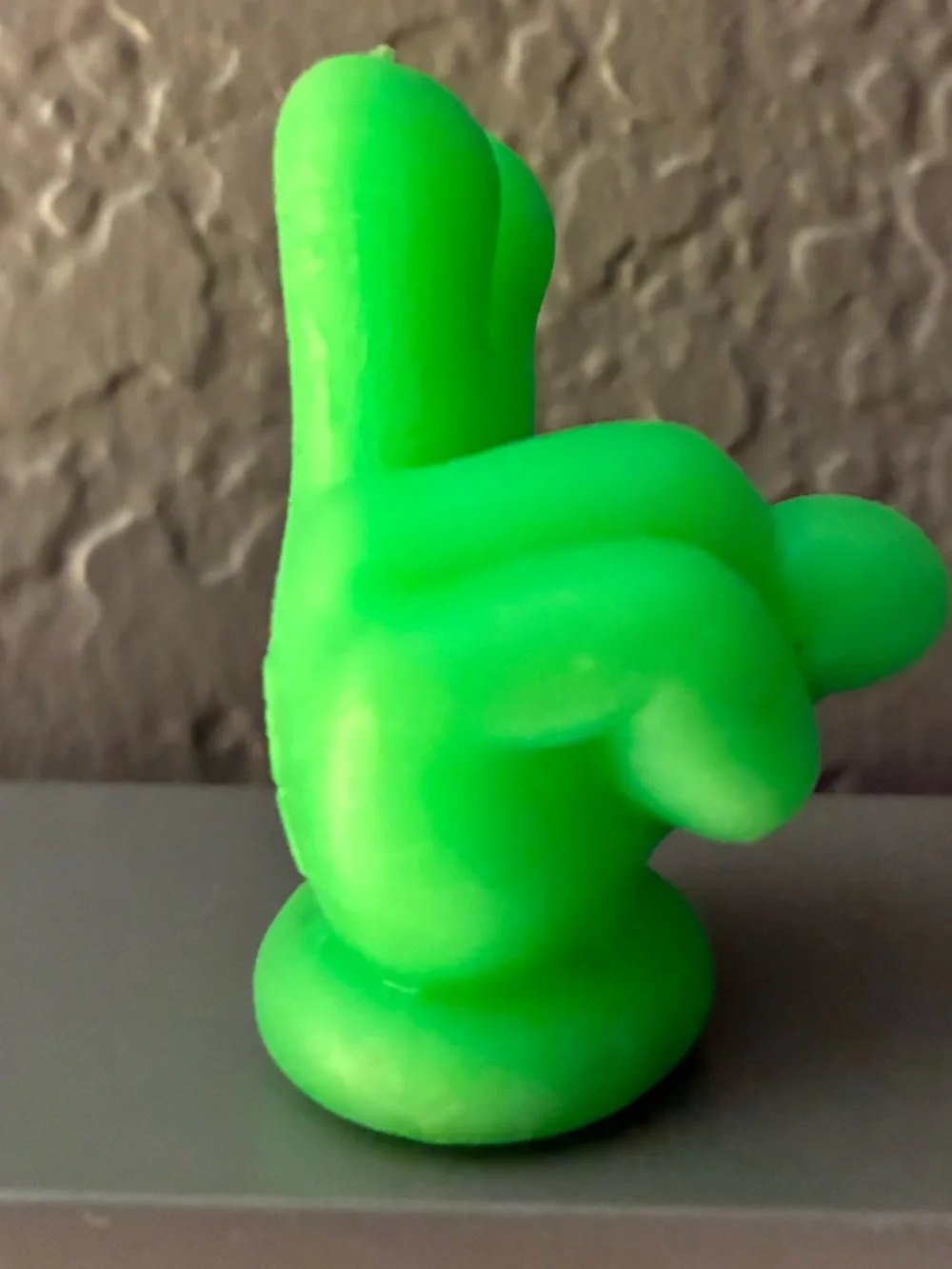 Mini individual “Teenie” NeeDoh Neon Green Peace sign Hand silicone figure. New.